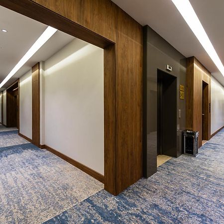 Voyage Hotel & Suites リヤード エクステリア 写真