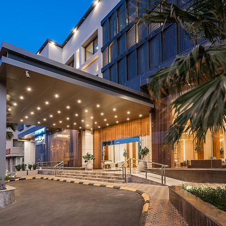 Voyage Hotel & Suites リヤード エクステリア 写真