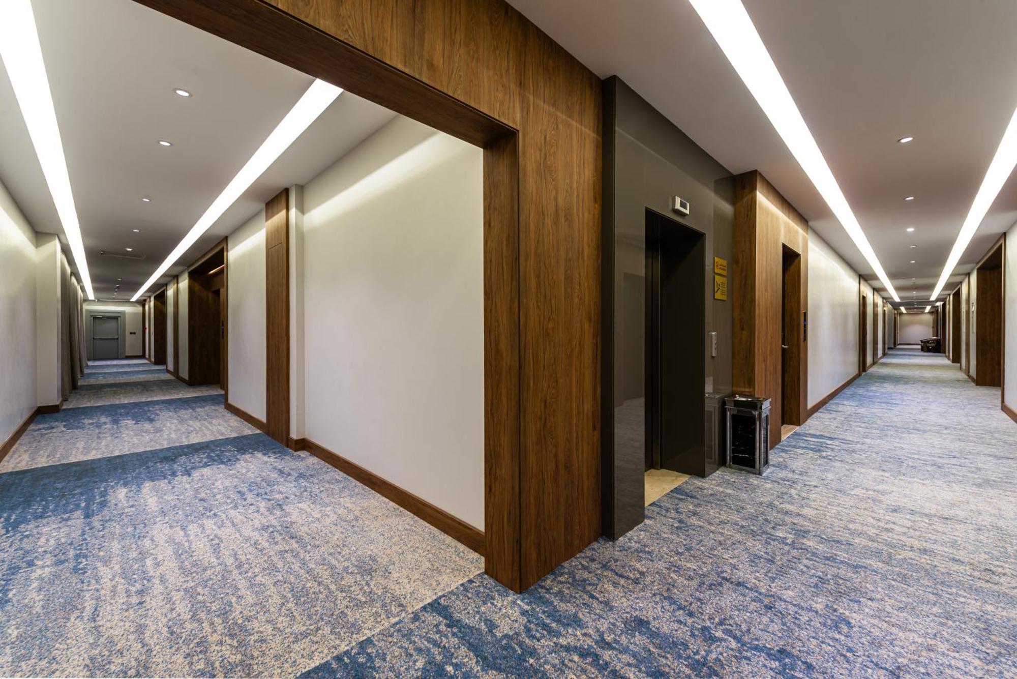 Voyage Hotel & Suites リヤード エクステリア 写真