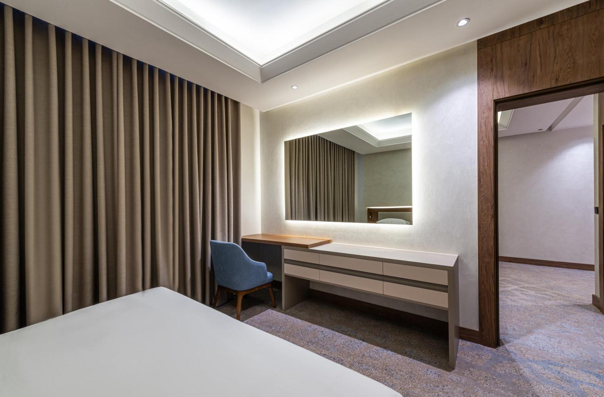Voyage Hotel & Suites リヤード エクステリア 写真