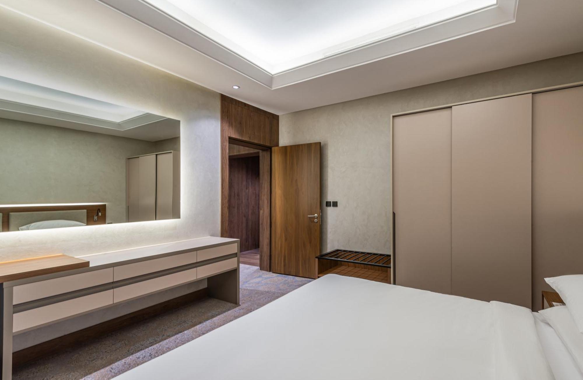 Voyage Hotel & Suites リヤード エクステリア 写真
