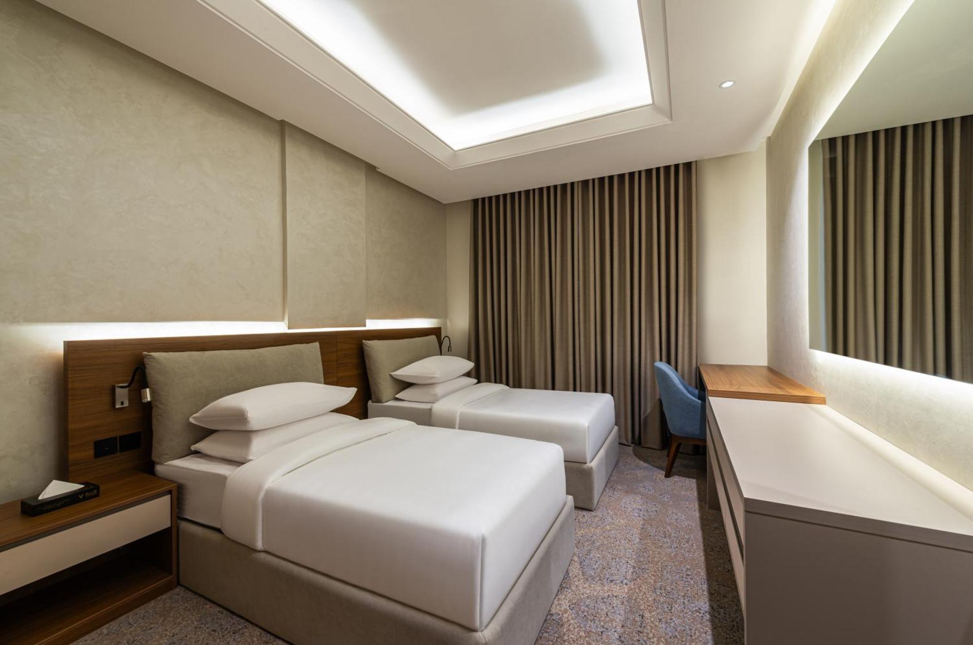 Voyage Hotel & Suites リヤード エクステリア 写真