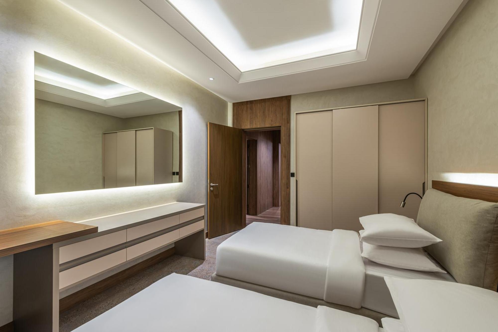 Voyage Hotel & Suites リヤード エクステリア 写真