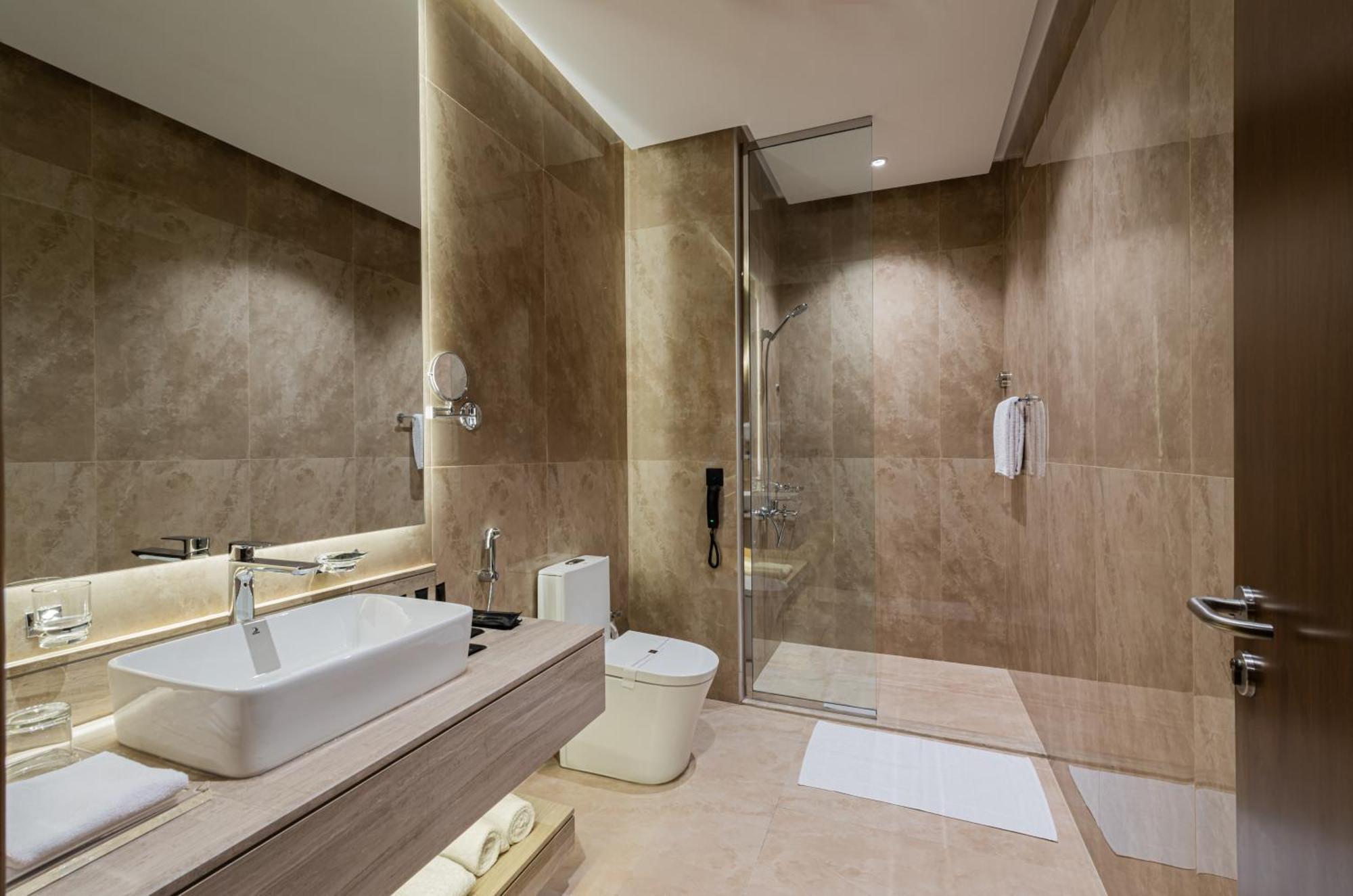 Voyage Hotel & Suites リヤード エクステリア 写真