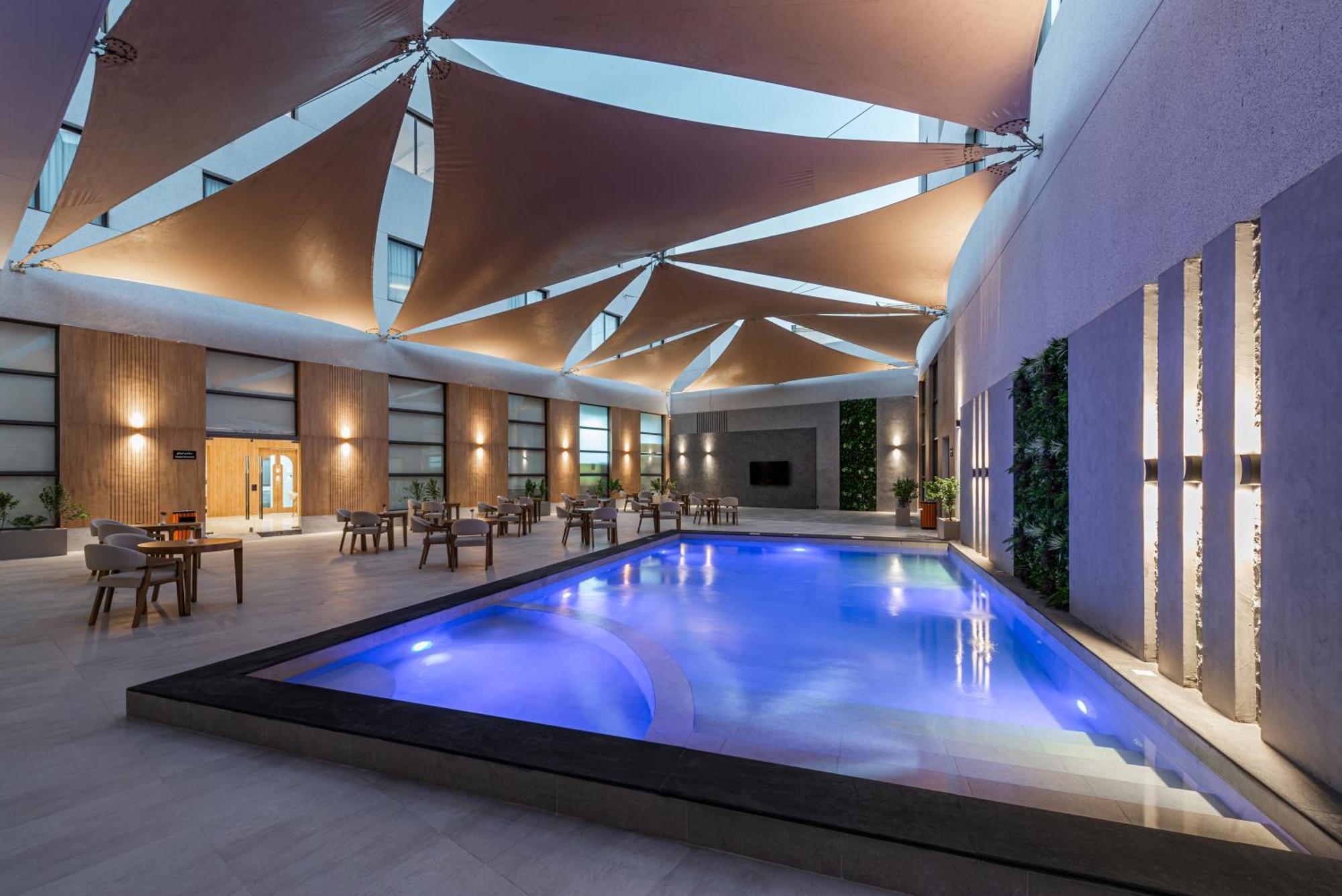 Voyage Hotel & Suites リヤード エクステリア 写真