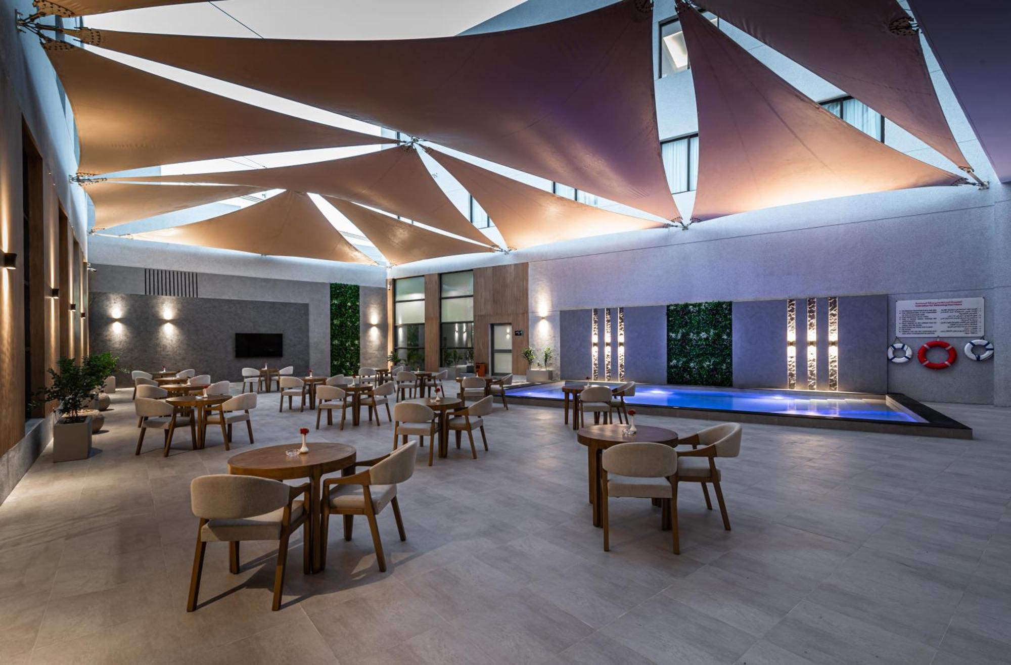 Voyage Hotel & Suites リヤード エクステリア 写真
